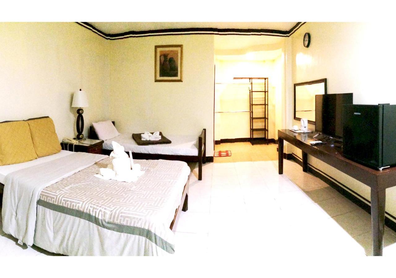 B&J Guesthouse&Tours Tagbilaran Eksteriør billede