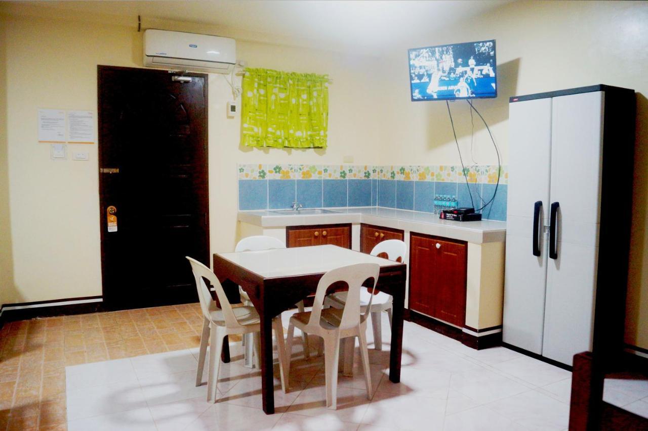 B&J Guesthouse&Tours Tagbilaran Eksteriør billede