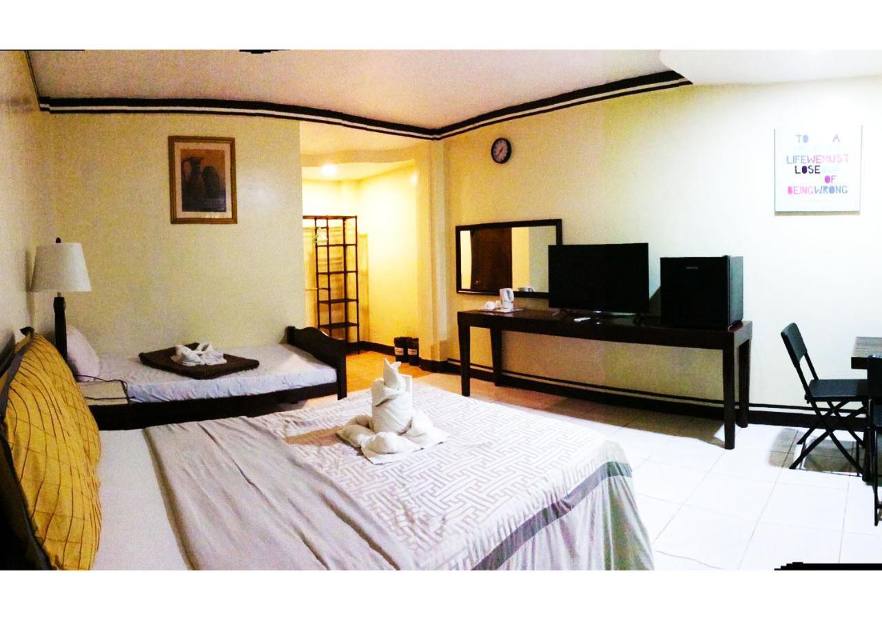 B&J Guesthouse&Tours Tagbilaran Eksteriør billede