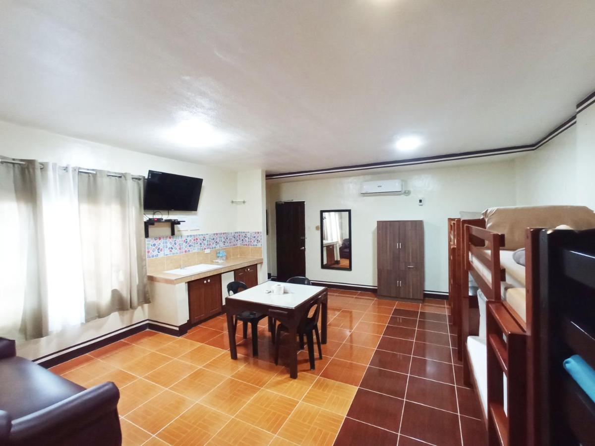 B&J Guesthouse&Tours Tagbilaran Eksteriør billede