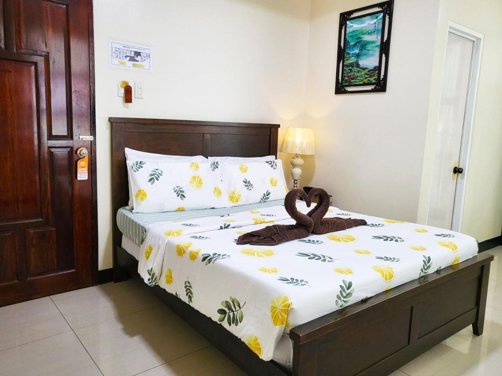 B&J Guesthouse&Tours Tagbilaran Eksteriør billede