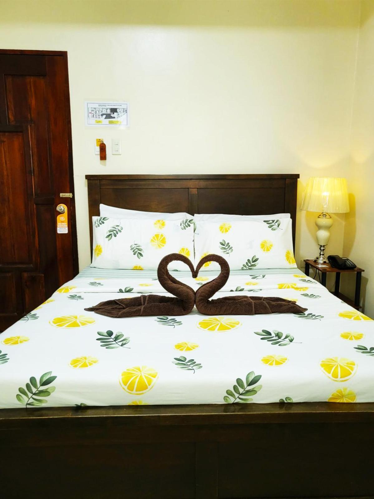 B&J Guesthouse&Tours Tagbilaran Eksteriør billede